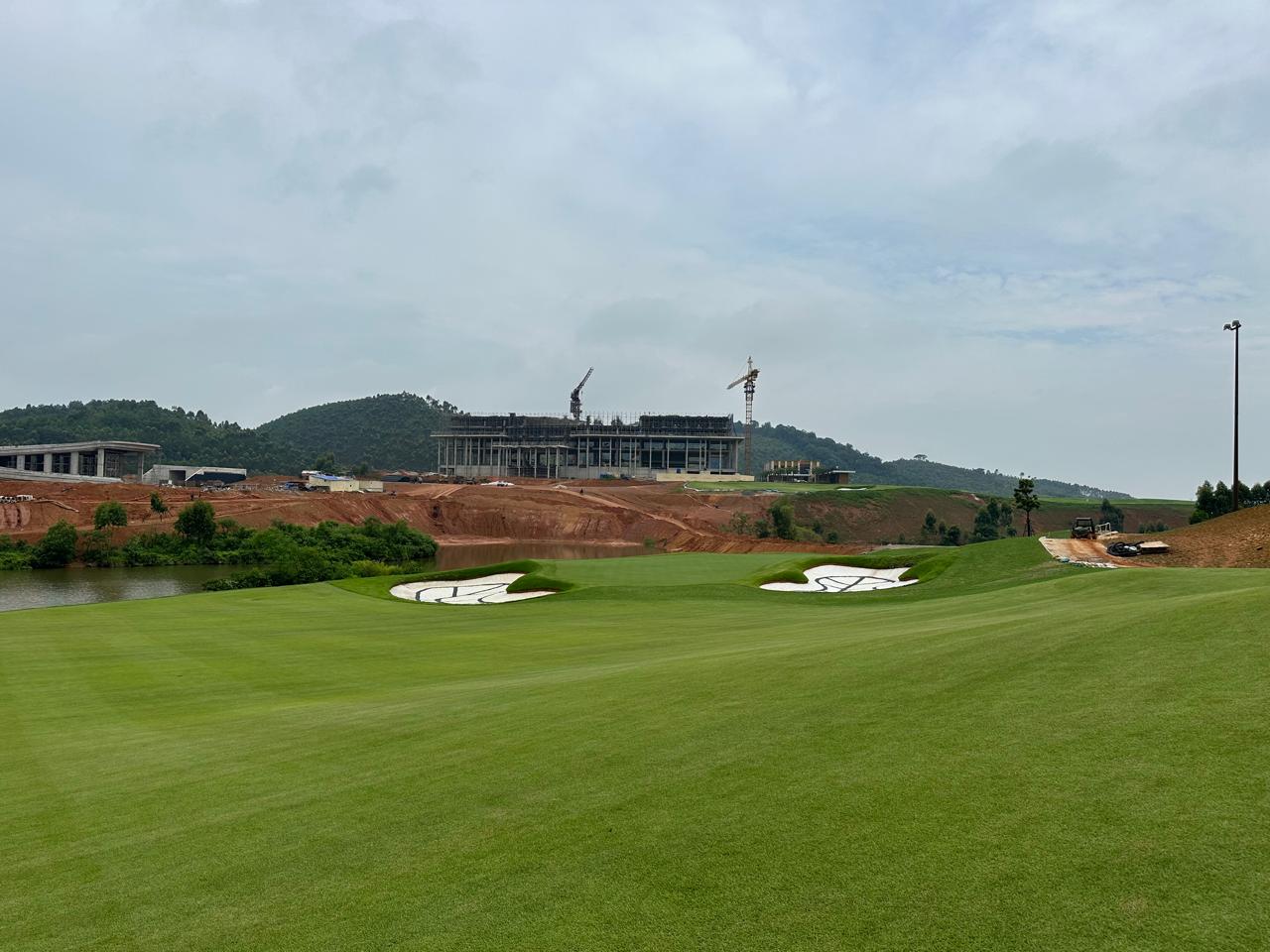 Văn Lang Empire T&T Golf Club